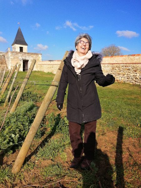 Céline BLET dans le Clos Bel Air du domaine "Les Terres Blanches"